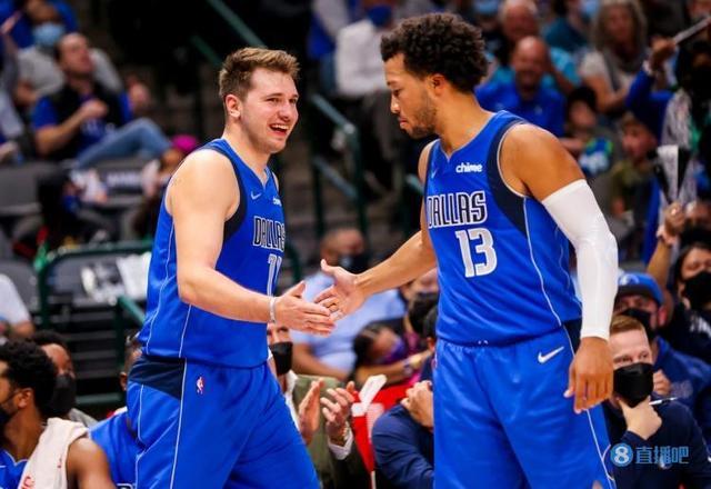 她进一步谈 她进一步谈