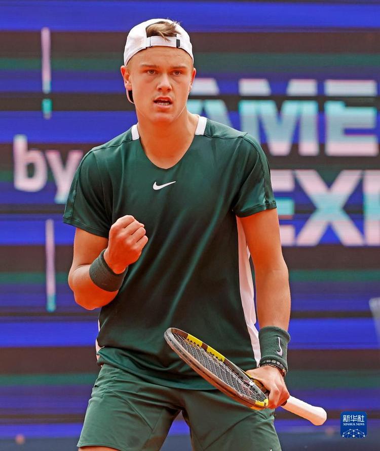 整个城市充 整个城市充